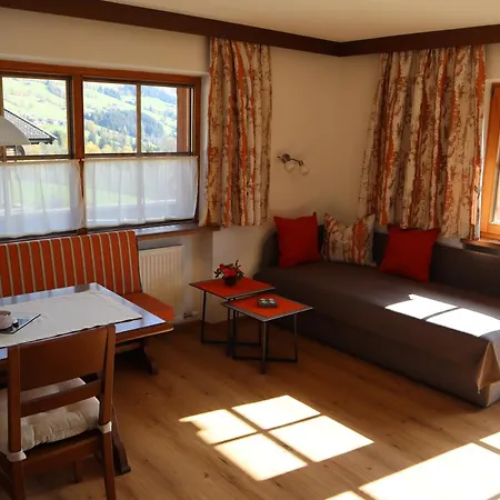 Haus Moosbrunn شقة