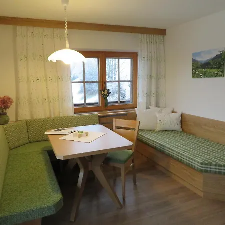 Haus Moosbrunn شقة